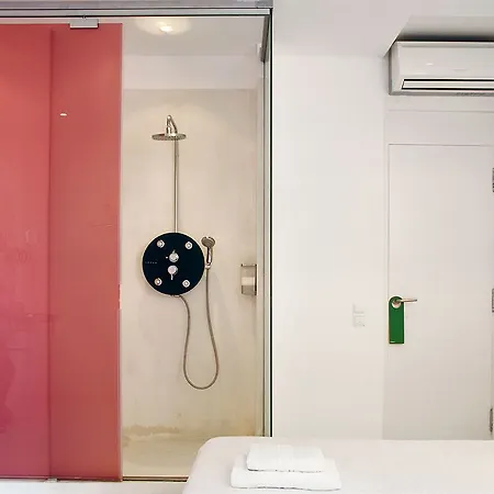 Chic & Basic Tallers Gæstehus 3*