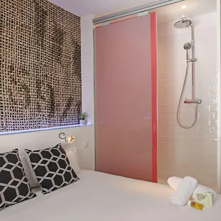 Guest house Chic & Basic Tallers