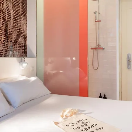 Chic&basic Tallers Guest house