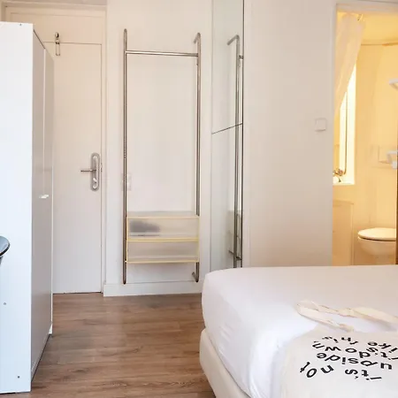 Chic&basic Tallers Guest house