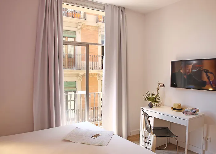 Chic & Basic Tallers Πανσιόν