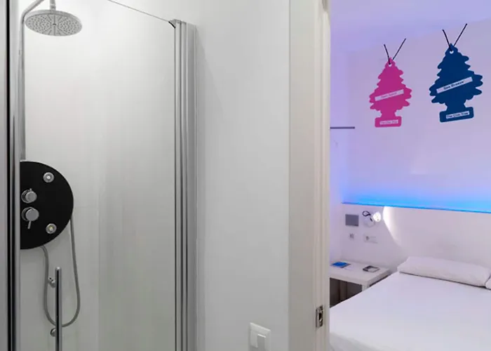 Chic & Basic Tallers Πανσιόν 3*