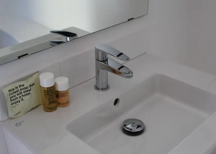 招待所 Chic & Basic Tallers 3*