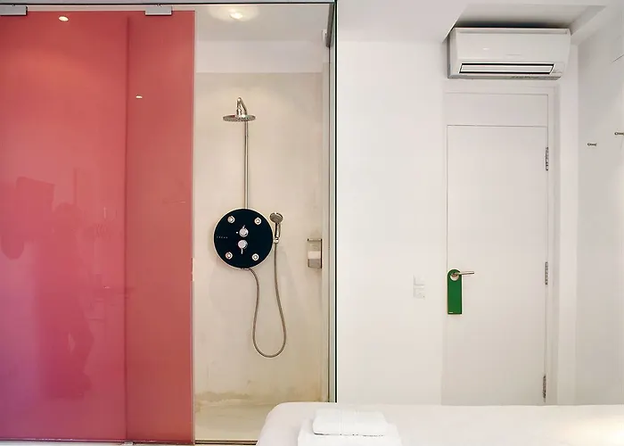 Chic & Basic Tallers 招待所 3*